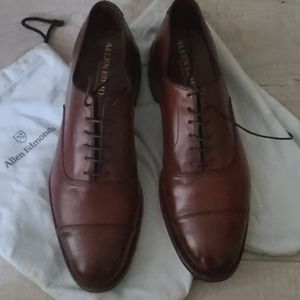 Men's Oxford dress shoe